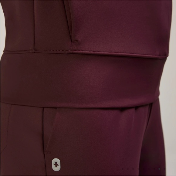 Figs Cornelia FORMx Crewneck Scrub Top - Picture 8 of 12